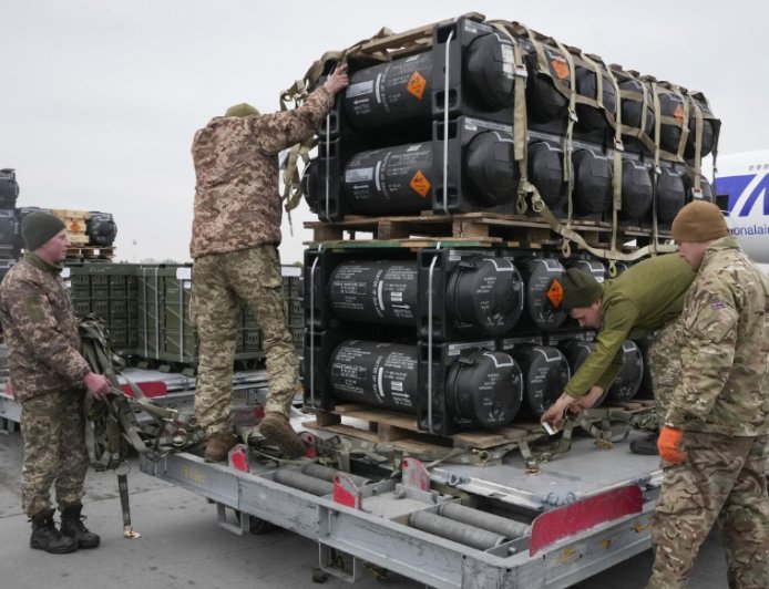 美国证实暂停部分对乌克兰军援，，乌官员：使基辅陷入不利