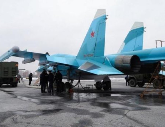 大意了没有闪：乌军无人机偷袭俄机场，4架苏-34灰飞烟灭？