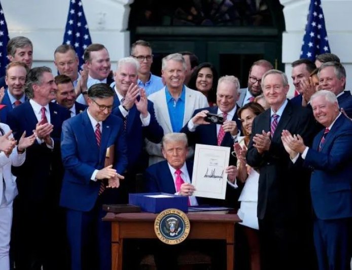 “大而美”法案都这么丑陋了，特朗普还有什么牌好打？