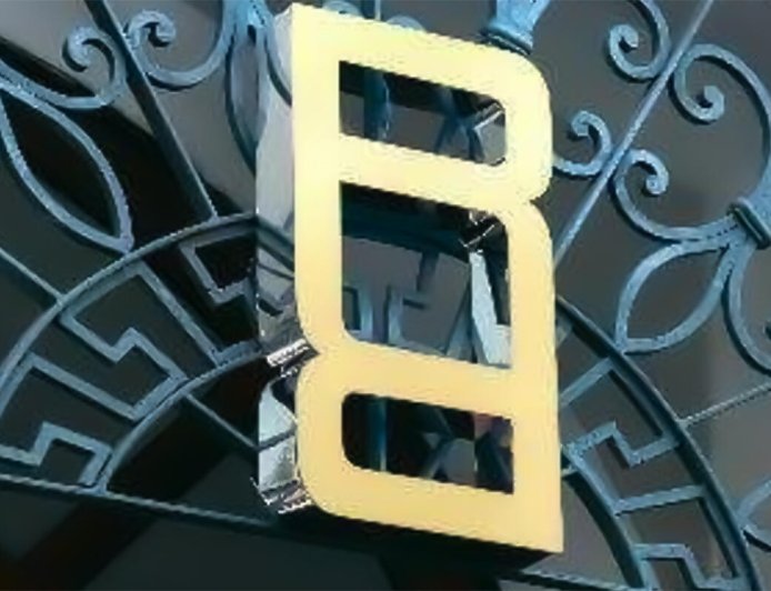 路虎揽胜发布全新大胆 Logo，为首款电动汽车铺路