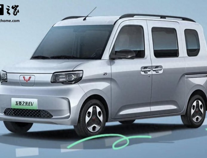 五菱之光 EV 电动微面 305km 进取型开启盲订，新增副驾气囊、倒车影像等