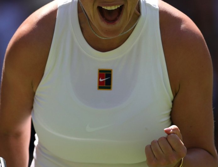 阿曼达·阿尼西莫娃爆冷击败阿丽娜·萨巴伦卡 首进温网决赛