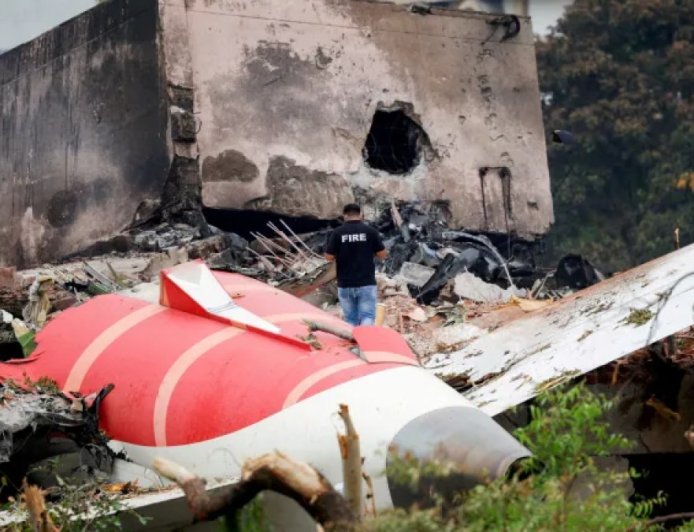 印度航空 171 航班坠毁原因及最后致命时刻