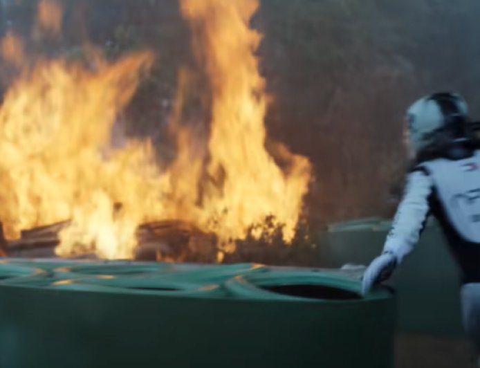 时速300公里，F1狂飙离不开空气的魔法