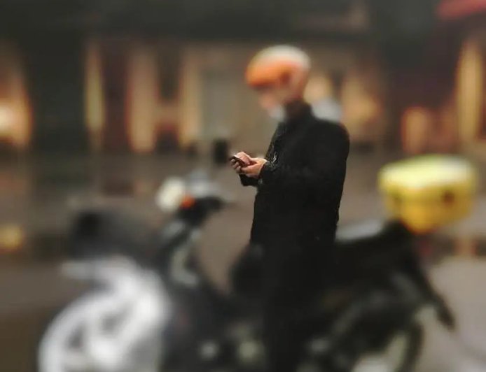 短剧里的AI，和被AI压缩的人