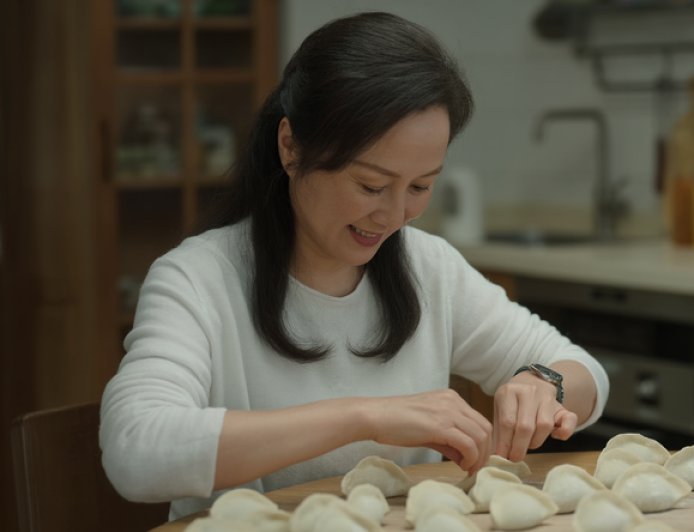小城妇女，流行在家卖饺子