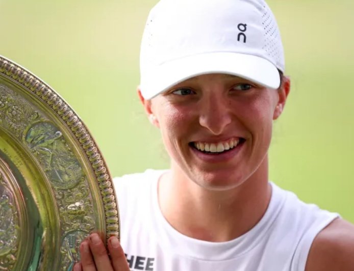 伊加·斯维亚特克击败阿曼达·阿尼西莫娃，赢得首个温网女单冠军