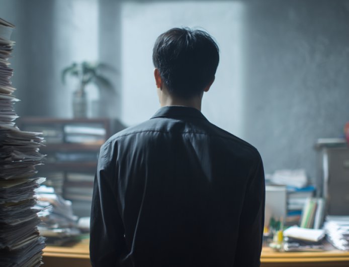 创始人套现9亿后退网，“扫地茅”转战港股求活？