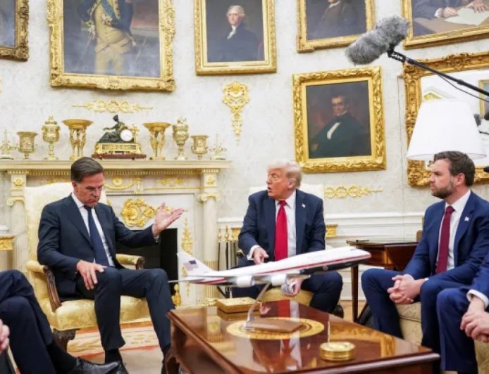 特朗普宣布对乌克兰输送武器并威胁对俄罗斯征收“严厉”关税