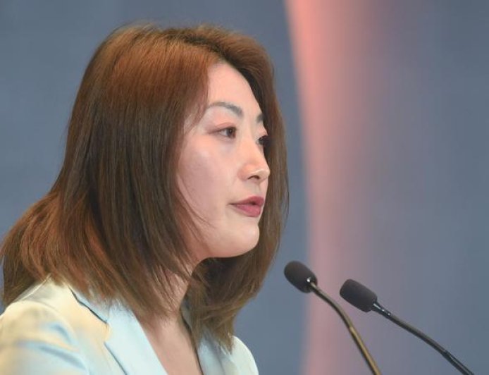 宗馥莉110万美金，击穿娃哈哈18亿美元信托之谜