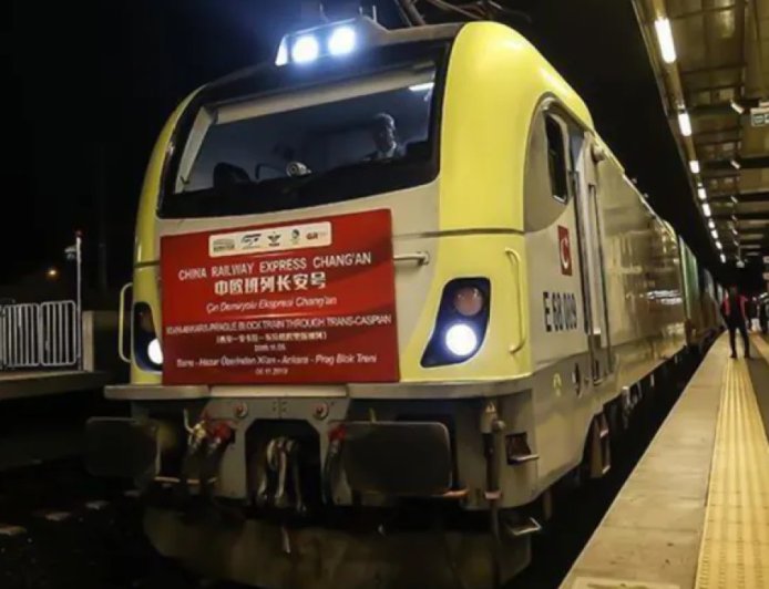 首批两列货运列车从中国开往土耳其