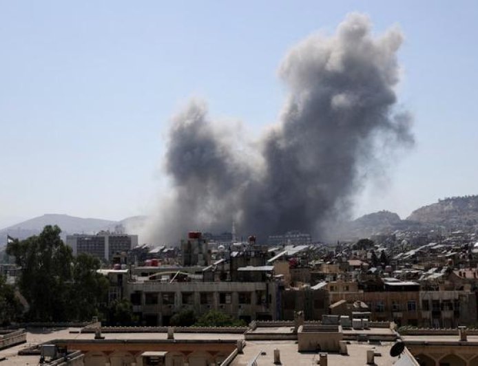 中东战火再起：以色列大批战机空袭叙利亚，国防部长已经身亡？