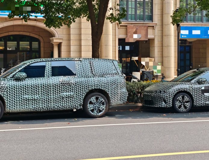 零跑 D 系列旗舰 SUV 新车及跨界车 B05 谍照曝光，朱江明曾称分别主打超豪华、智能化