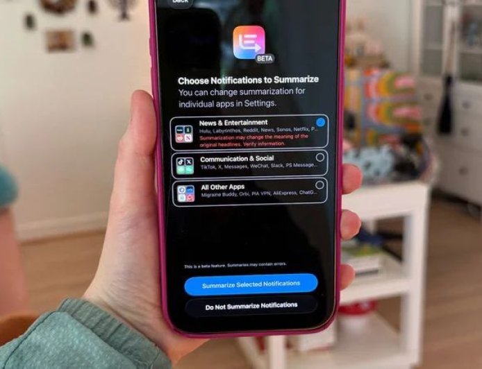 苹果 iOS 26 重启新闻和娱乐通知摘要：斜体展示、标注 AI 生成