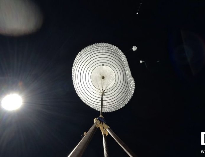 欧洲 ExoMars 任务巨型降落伞完成高空坠落测试，为 2028 年火星着陆铺路