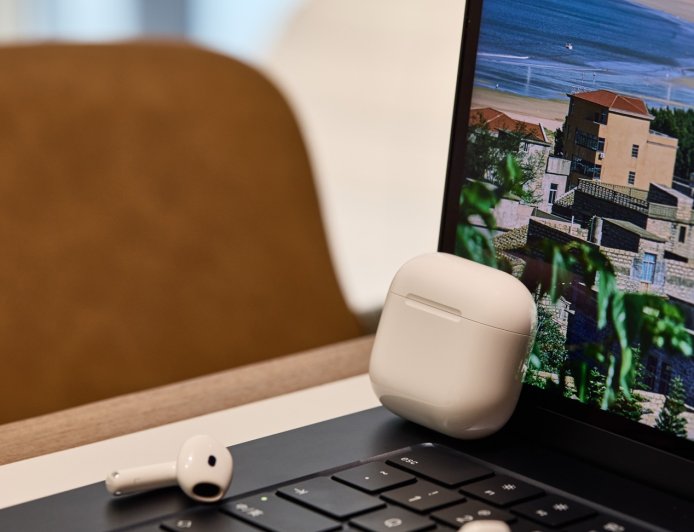 苹果首次发布 AirPods 4、Pro 2 公测版固件,适配 iOS 26 新增五大功能