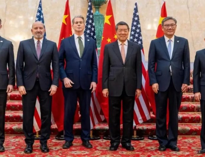 爱泼斯坦文件，是特朗普的一场大型对内“服从性测试”？