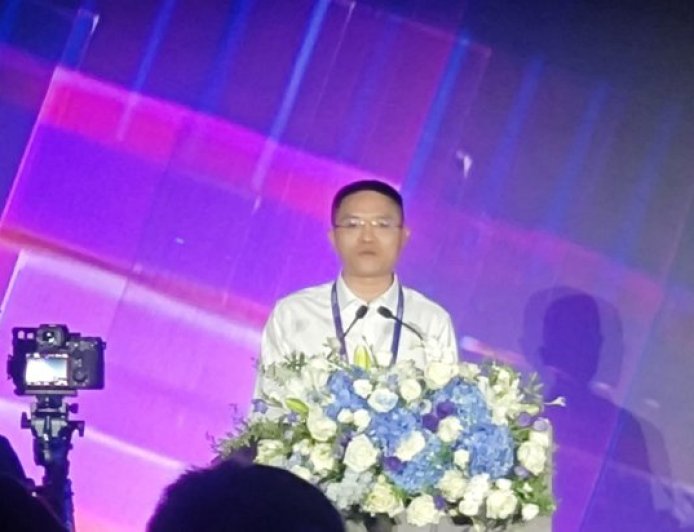 腾讯副总裁蔡学忠:看好 AI 的长期价值,内部 30% 代码由人工智能在写