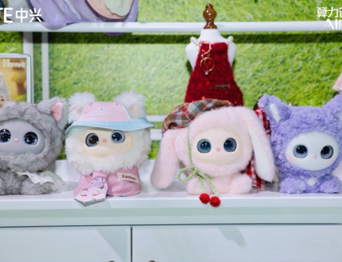 中兴亮相首款情感陪伴 AI 宠物“麻薯”Mochi 及多款 AI 产品