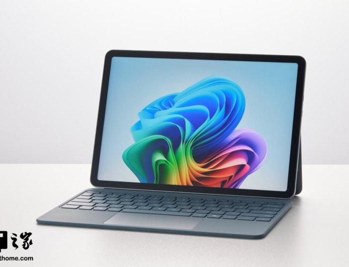 【IT之家开箱】微软 2025 年全新 Surface Pro 12 英寸二合一平板图赏:简洁商务高颜值
