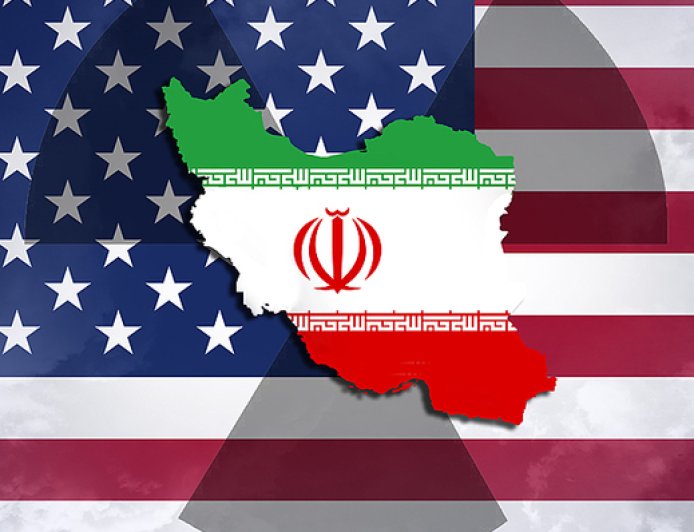 美国对伊朗实施7年来最大规模制裁，涉及俄罗斯石油贸易