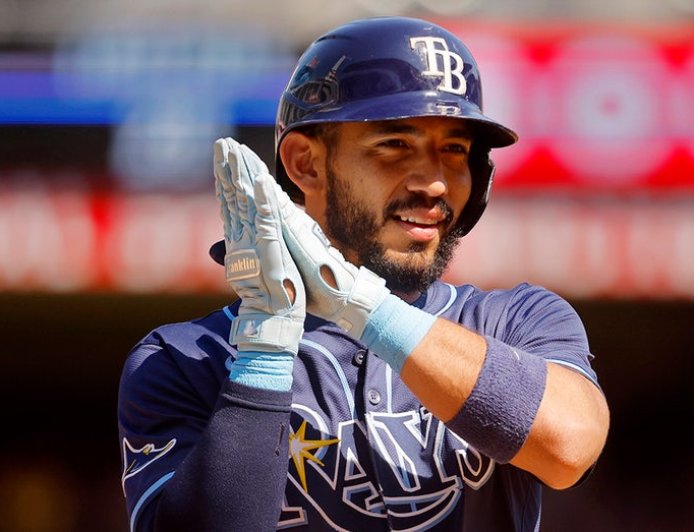 Rays player traded to Yankees during game between rivals, gets emotional send-off