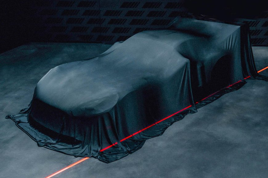AMG 预热全新超跑:V8 依旧轰鸣,剑指保时捷 911 GT3 RS