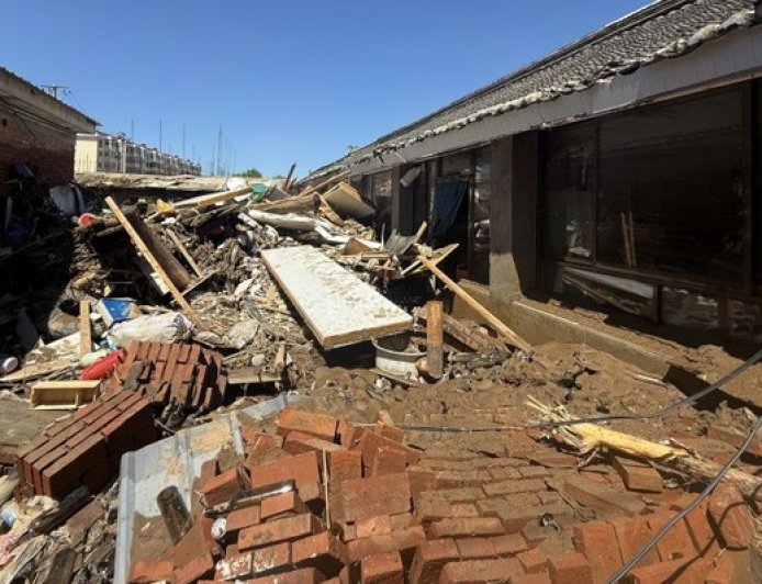 【追踪】密云太师屯镇灾后重建：路通了好走了，才能清理家中淤泥