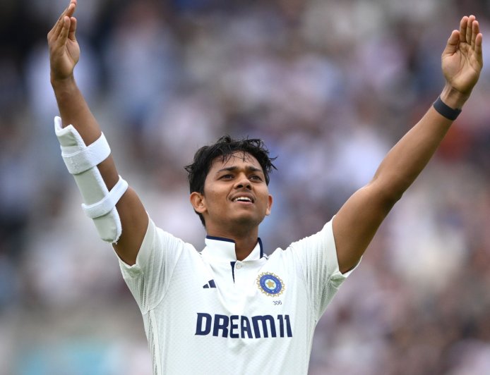 England set record-breaking target to seal Test series triumph as India achieve 32-year first