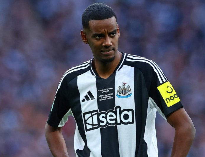 Newcastle have club-record bid rejected for potential Alexander Isak replacement – as Magpies fear another hijack