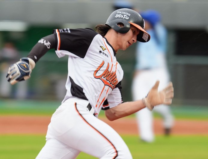 林佳緯關鍵失誤失分！ 悍將2：1勝  獅全年第一遭兄弟超車