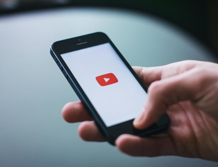 觀看習慣出賣了你？YouTube擴大青少年保護　AI年齡辨識功能上線　