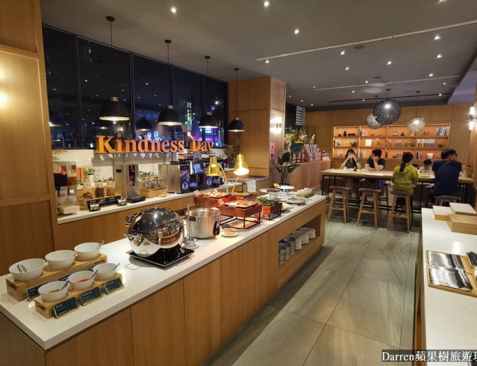 台南文青旅店「免費宵夜自助吧」吃到飽！還附停車場＋腳踏車租借