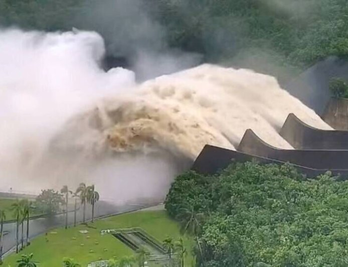 曾文水庫天天滿水位　連26天放水6億噸「等於7座南化水庫」