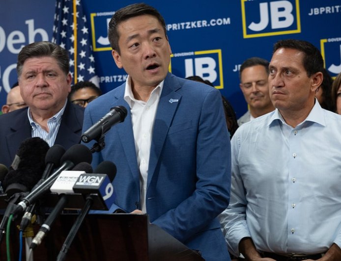 Abbott threatens to remove House Dems from office following dramatic departure to avoid vote