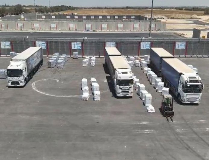 As Israel faces blame for the hunger crisis in Gaza, UN's own data shows most of its aid is looted