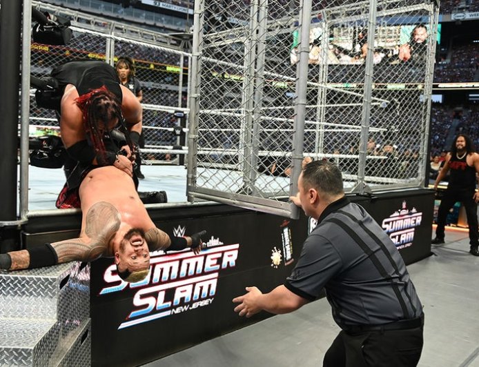 Solo Sikoa slips out of cage to retain United States Championship at SummerSlam