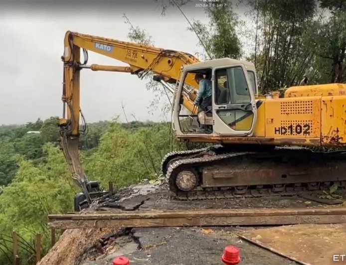 地層掏空危及民宅！　台南柳營1戶8口撤離水利局打鋼板樁穩坡