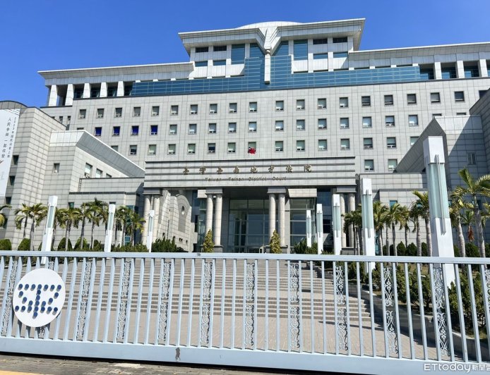 國小導師被控涉嫌偷拍女學生裙底、裝針孔！　台南地院駁回撤押