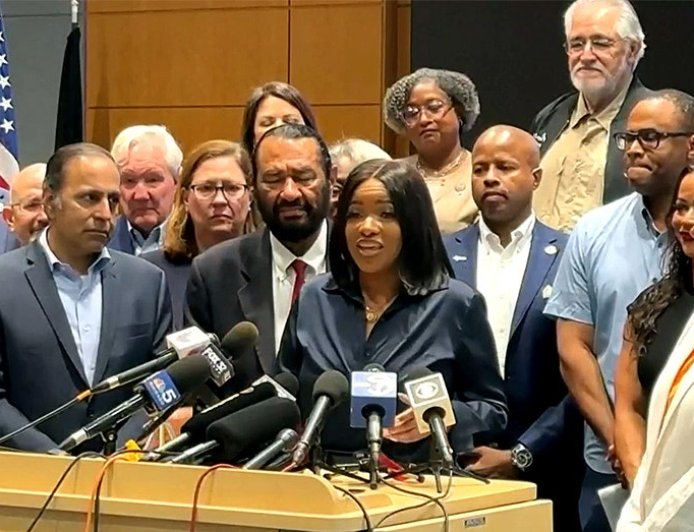 'All-out war': Fleeing Texas Dems side with Newsom as redistricting standoff continues: 'fire with fire'