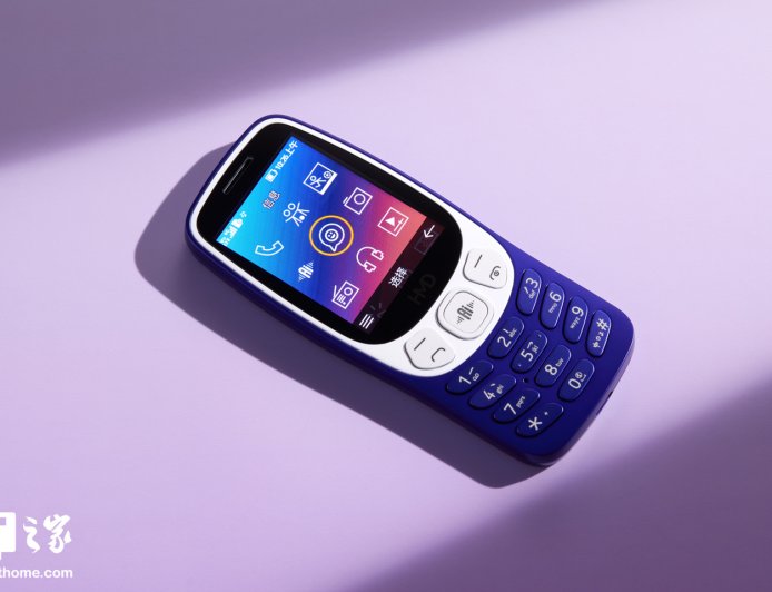 【IT之家开箱】HMD 3210 巴萨版功能机图赏：梦回 1999，内置 Deepseek AI 助手