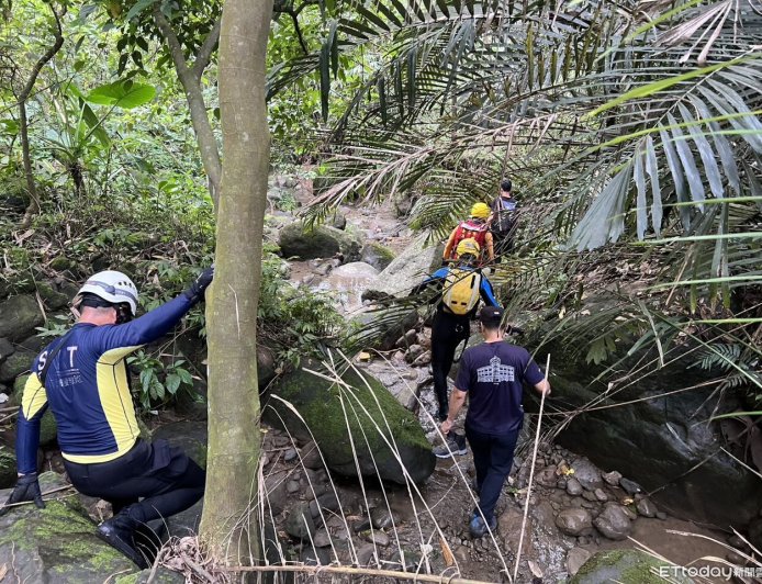 男獨攀大凍山失聯6天！今尋獲「遺體卡溪石堆中」　家屬心碎認屍