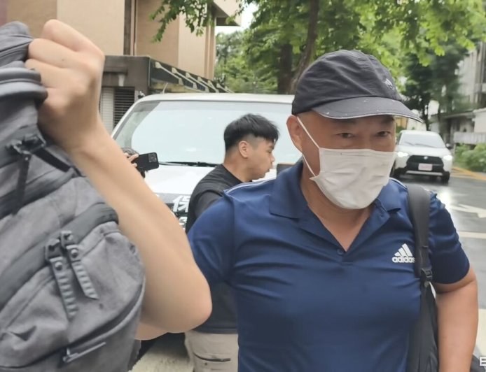 奇蹟！點怪藥水裝瞎詐保...全盲獲賠1310萬　出庭狂奔躲記者
