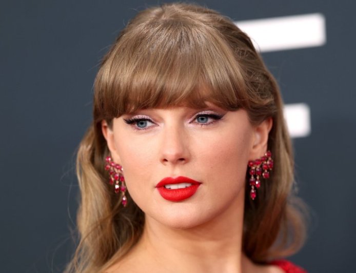 Taylor Swift Wore These Exact Earrings and Rings — You Can, Too