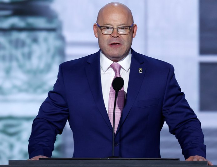 Teamsters boss says 'smug' Kamala Harris alienated union after saying they 'better get on board' in 2024