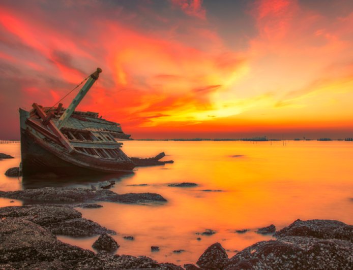 印尼巴厘岛倾覆快艇上有80人，2名中国公民遇难