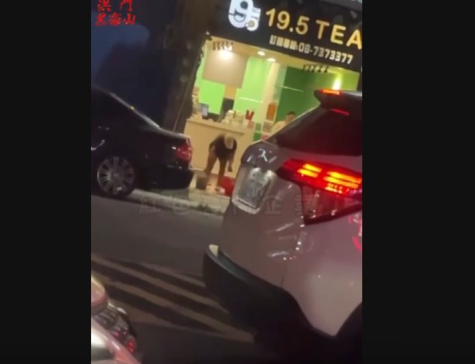 網紅「鳳梨」飲料店被潑糞畫面曝　嫌店員口氣差洩恨!2男落網