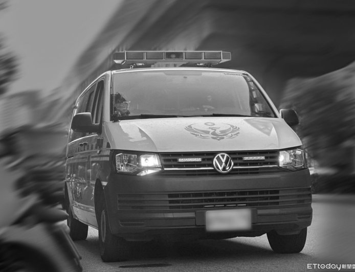 大雨襲嘉義！男爬上屋簷查看積水意外摔落　送醫搶救8天不治