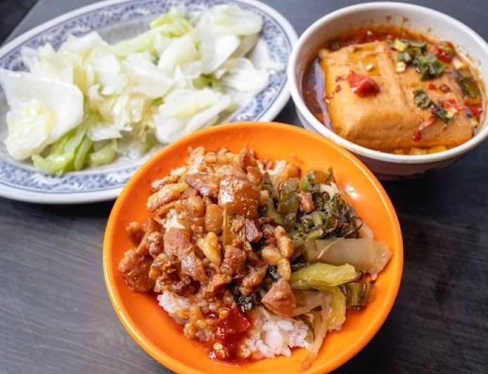 三重必吃5大滷肉飯之一！膠質口感微黏嘴　蔥辣滷豆腐是隱藏招牌