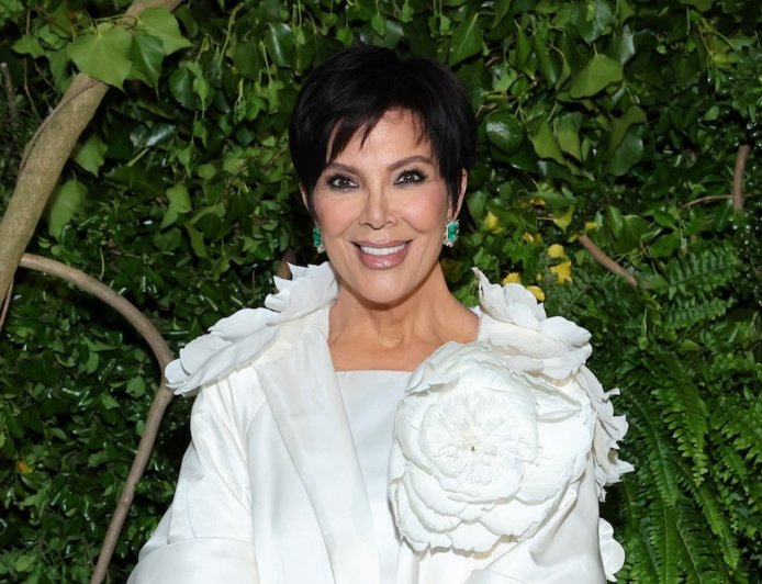 Fans Call Out Kris Jenner For Having 6 Toes in Alleged Photoshop Fail